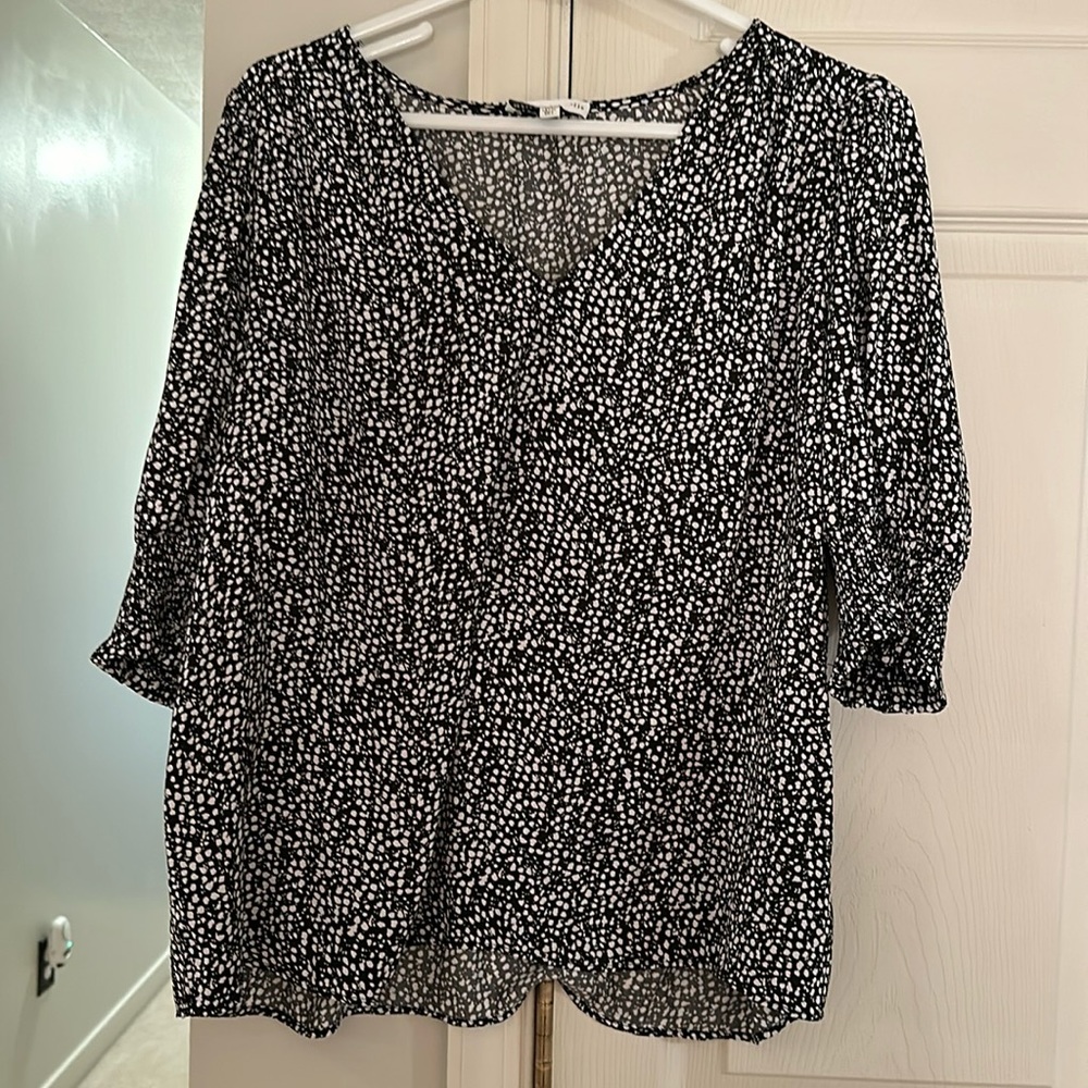 Preowned Large Maison d'amelie black and white 3/4 sleeve blouse from tjmaxx